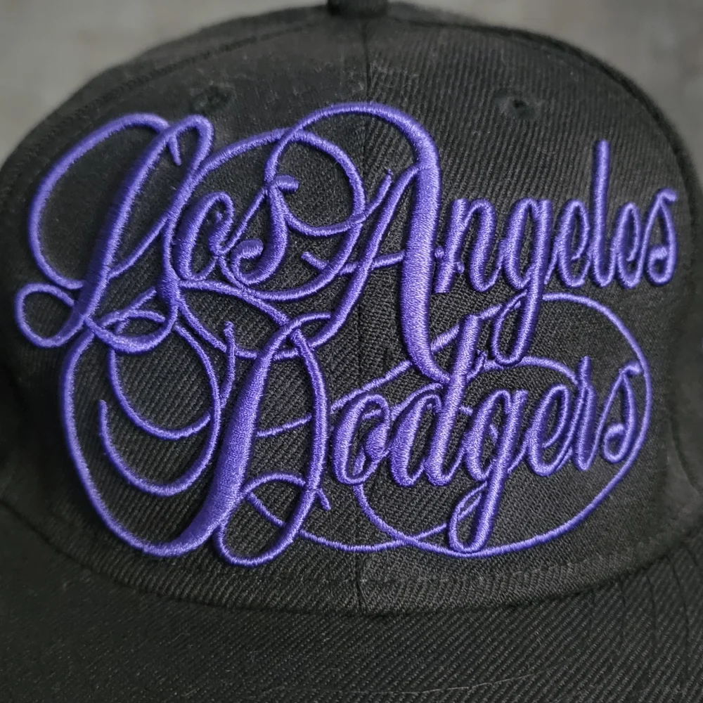 Los Angeles Dodgers New Era Black, Purple Script 59FIFTY Fitted Hat, size 7 1/4 - Picture 2 of 6